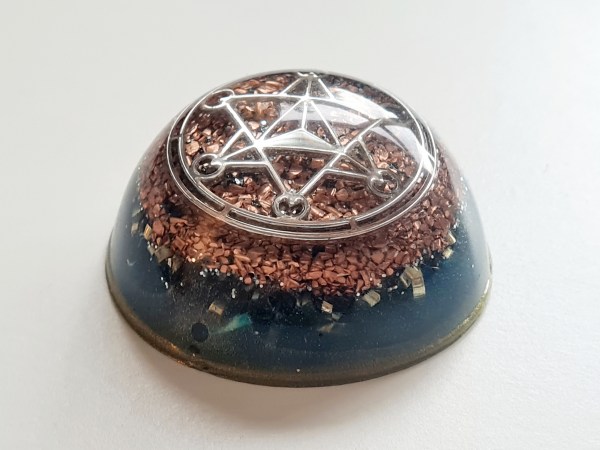 Orgonite dôme bleu merkaba